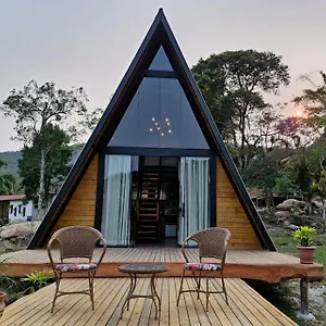https://chale-serramar.santa-catarina-brasil.com